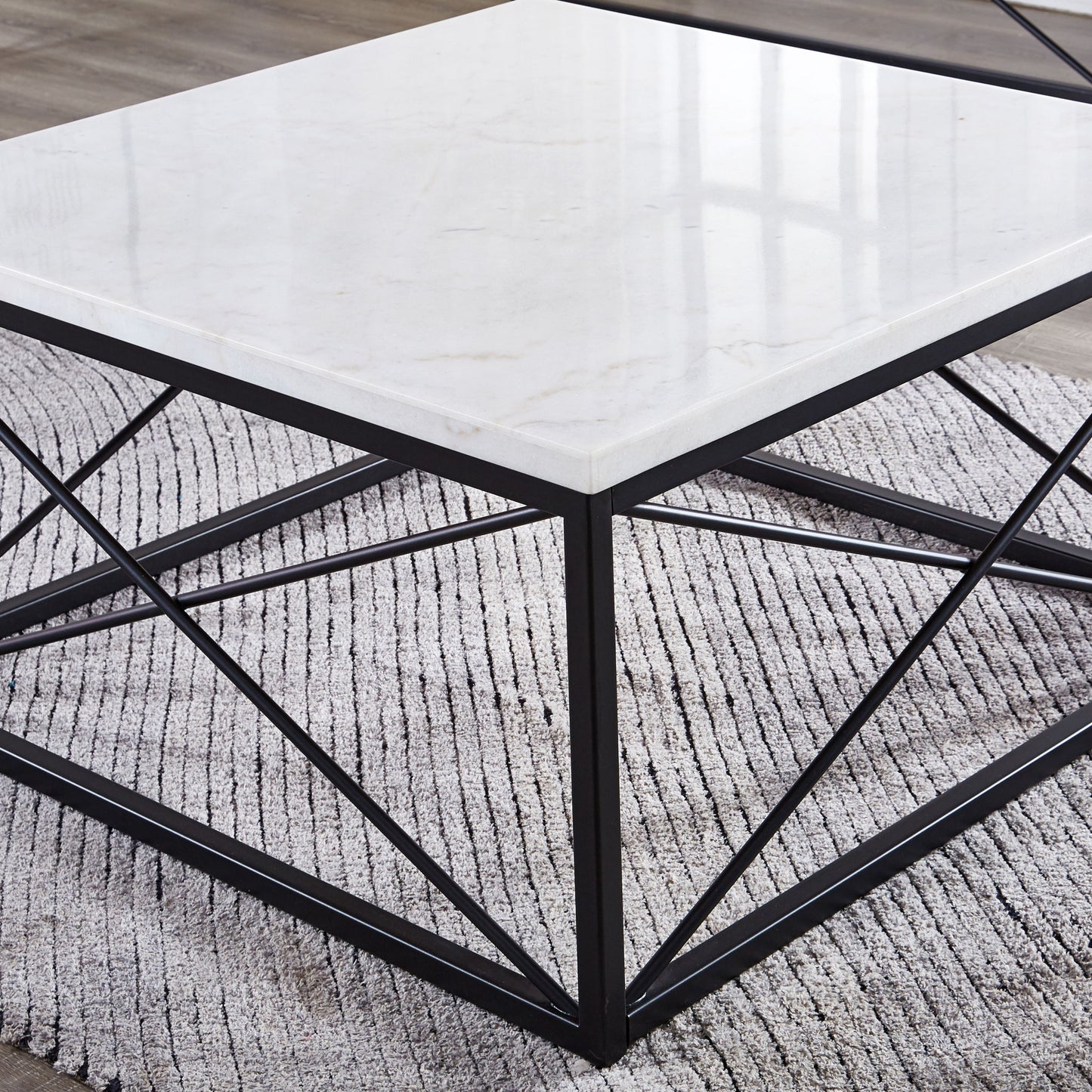 Skyler - Table