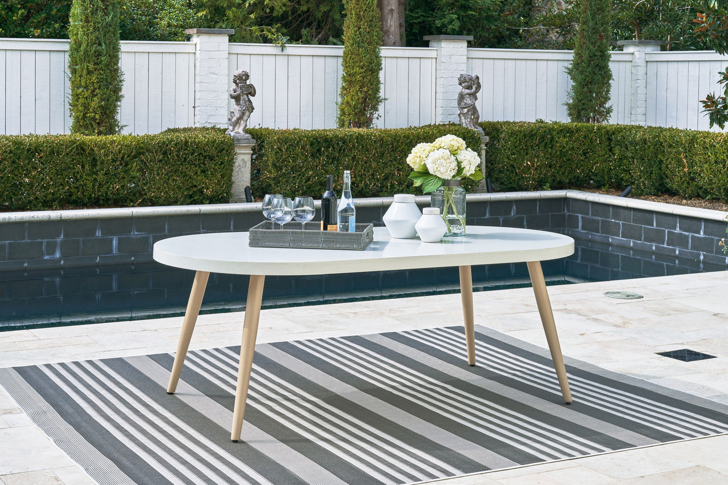 Seton Creek - Oval Dining Table With Umb Opt - White