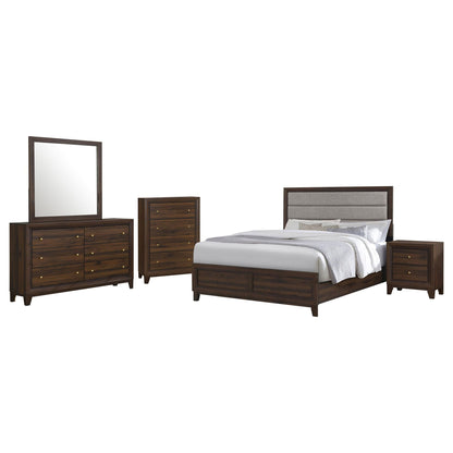 Welsley 5-piece California King Bedroom Set Walnut