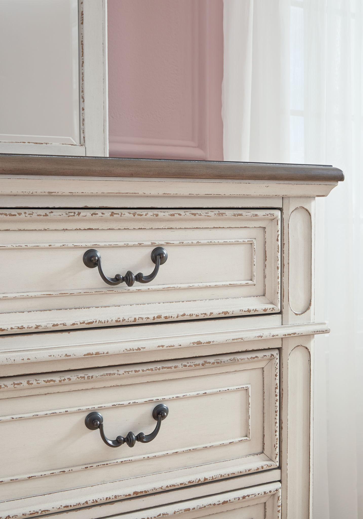 Realyn - Dresser