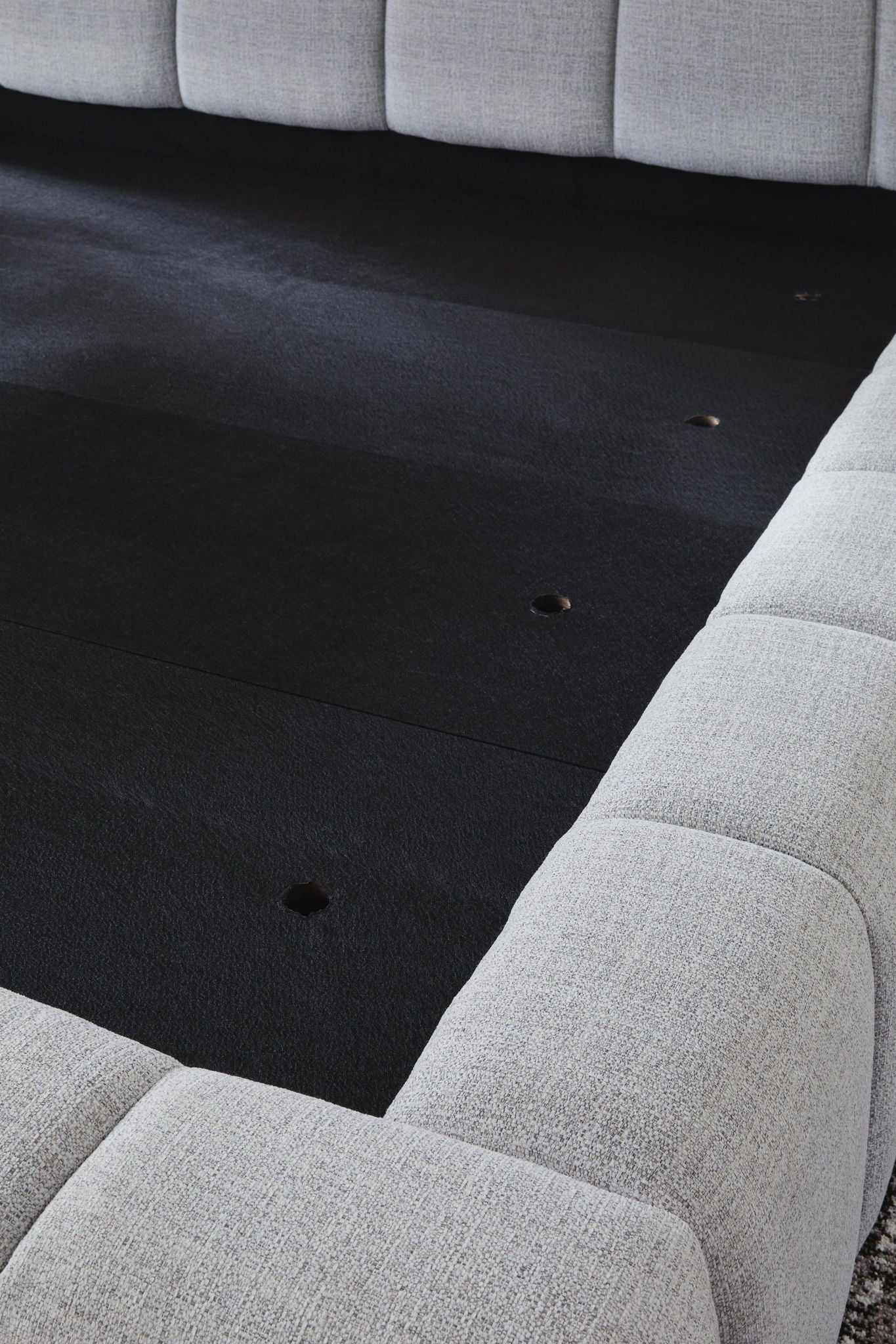 Grendusk - Upholstered Bed
