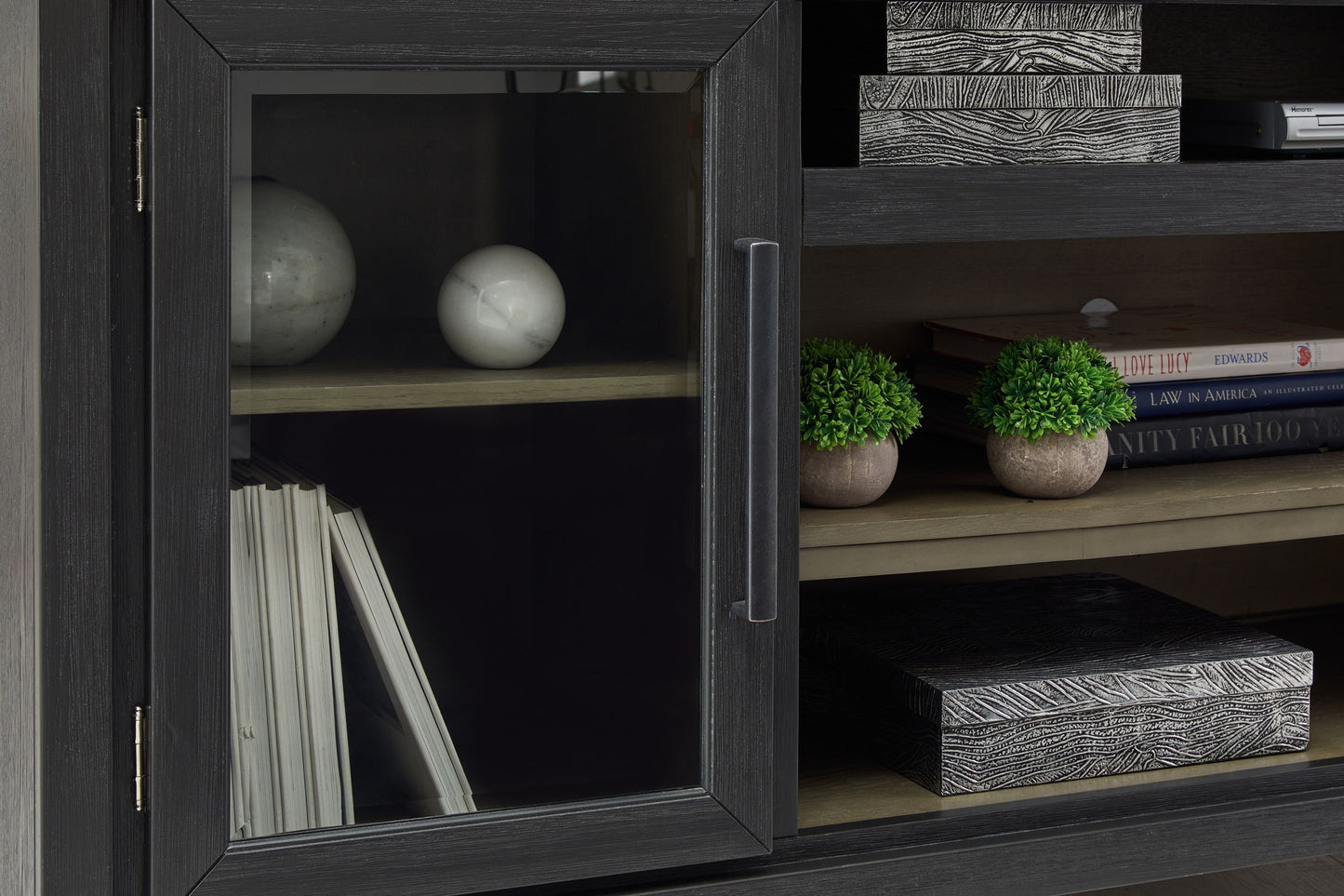 Foyland - XL TV Stand w/Fireplace Option - Black / Brown