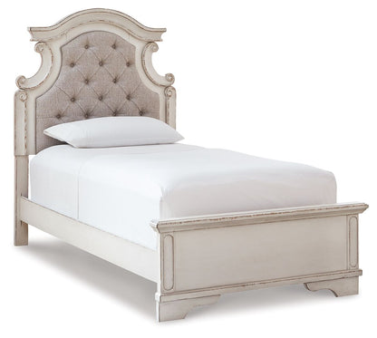 Realyn - Panel Bed