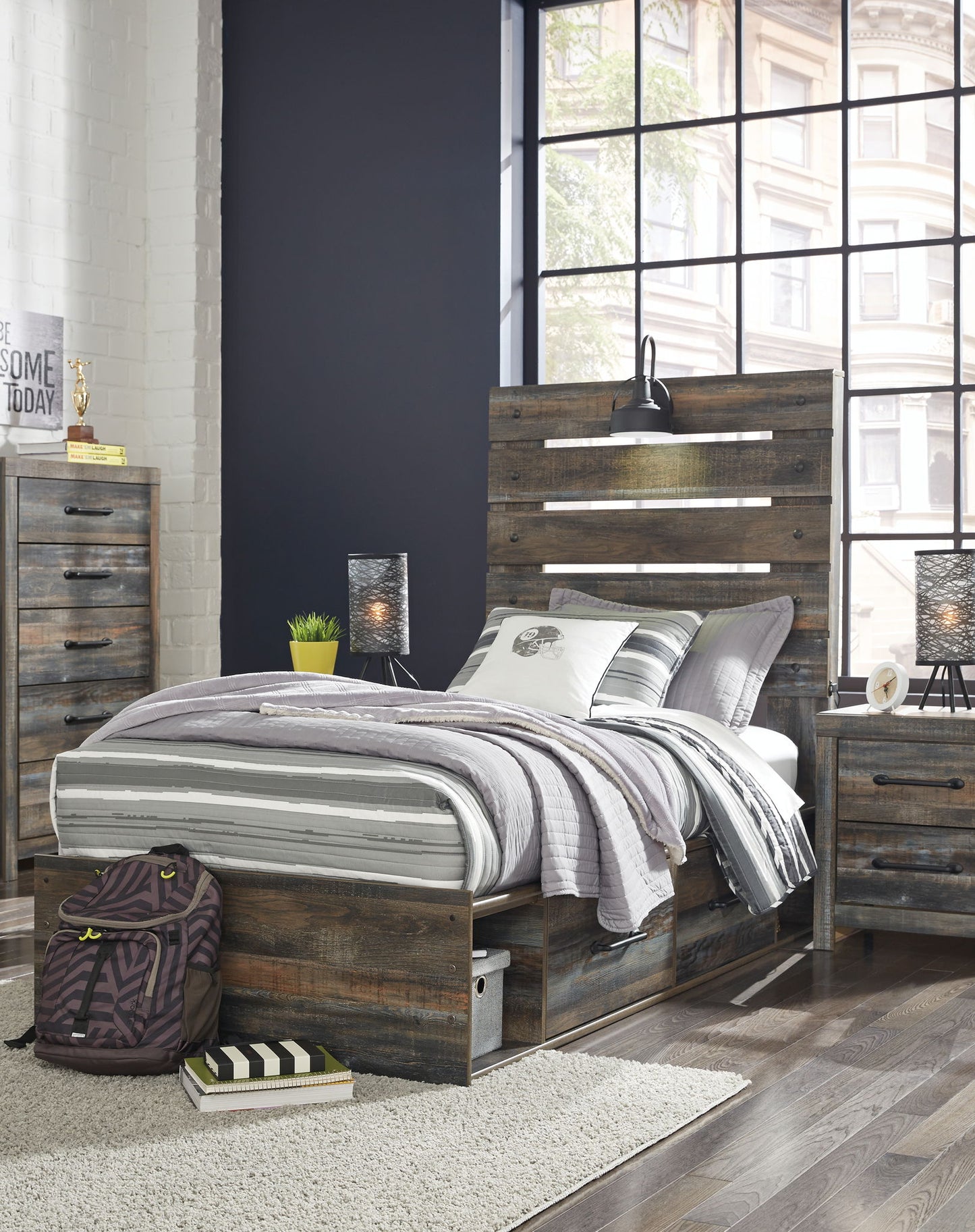 Drystan - Panel Bed