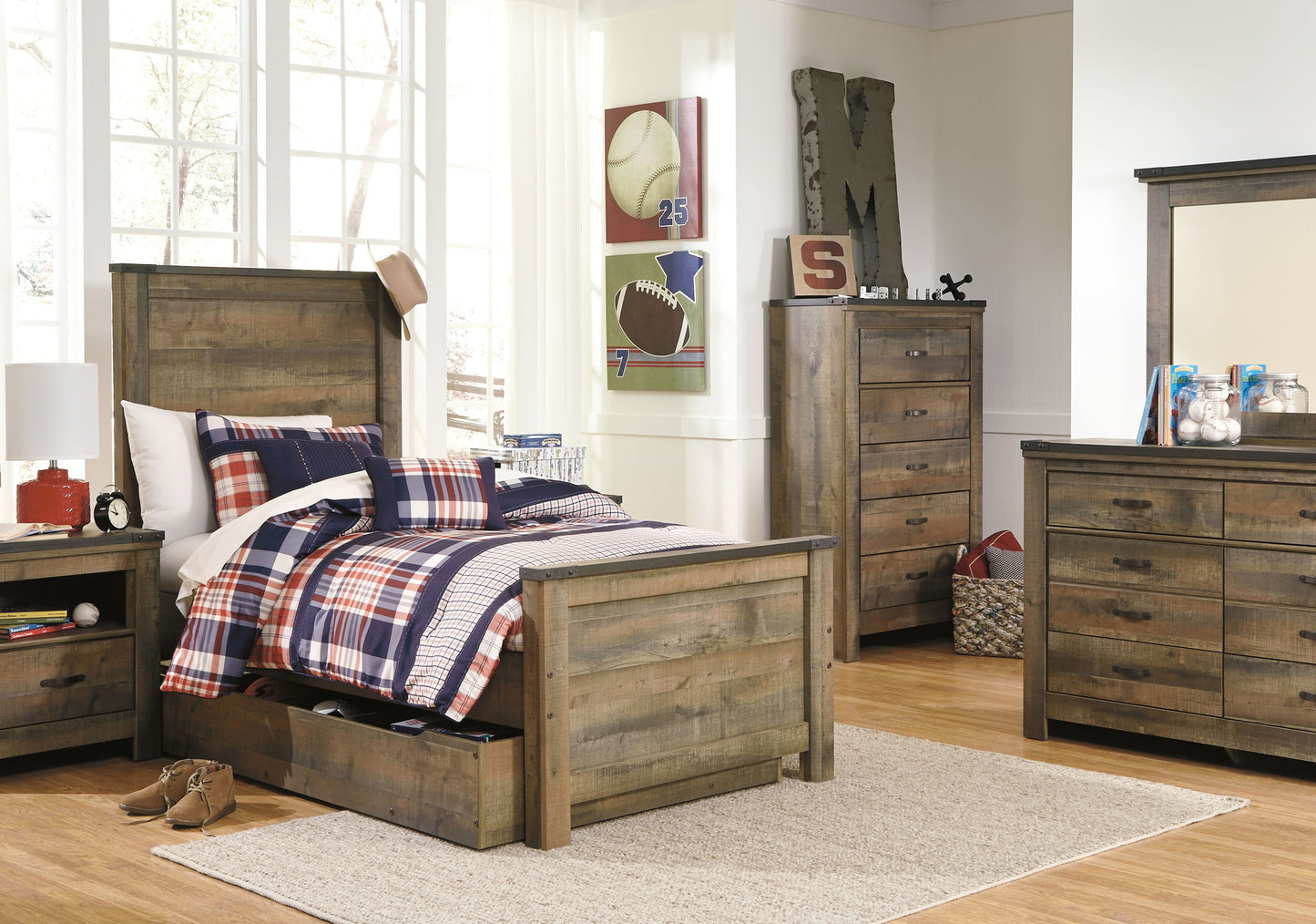 Trinell - Panel Bed