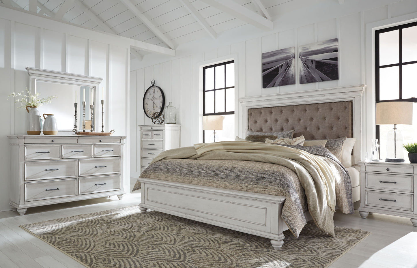 Kanwyn - Upholstered Panel Bed