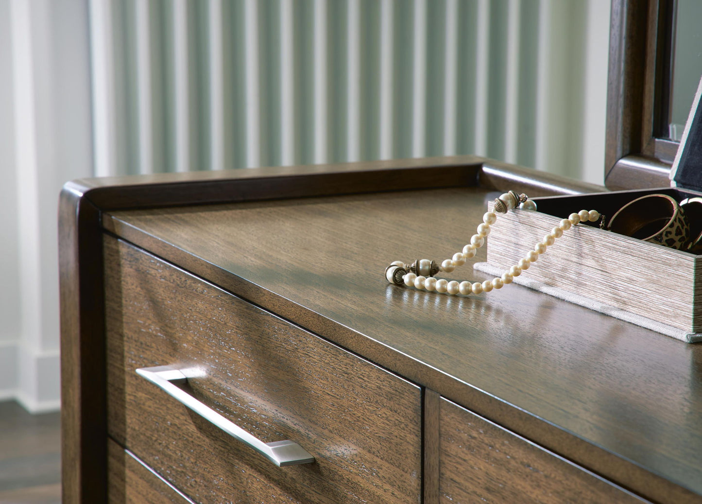 Marxmore - Dresser