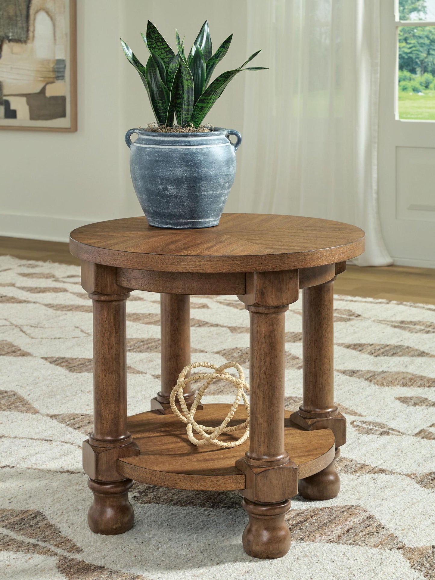 Chadworth - Round Table