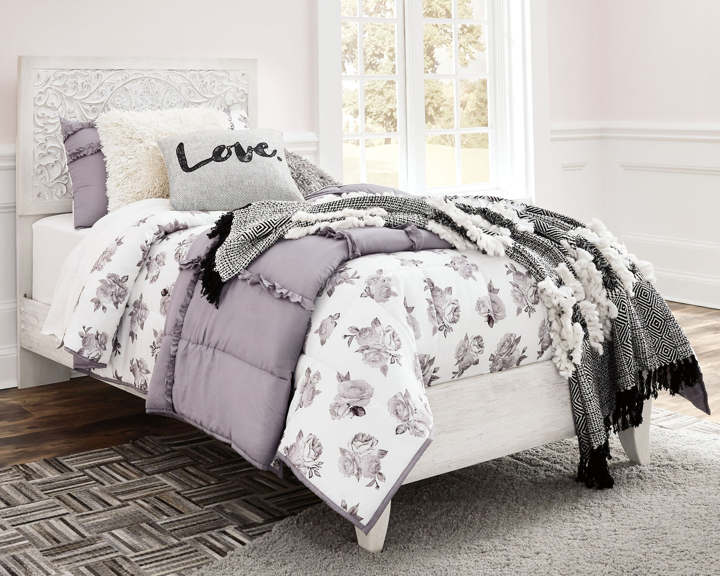 Paxberry - Panel Bed