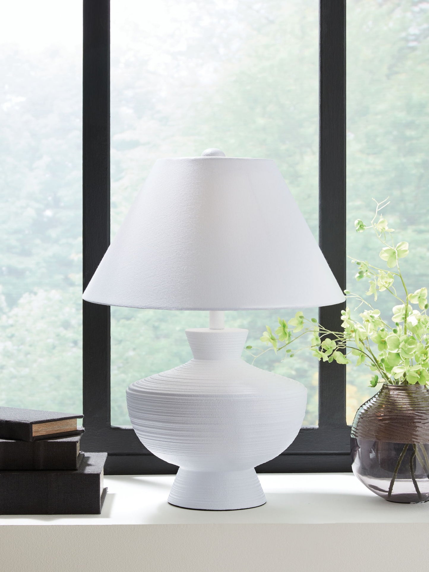 Harelwood - Poly Table Lamp - White