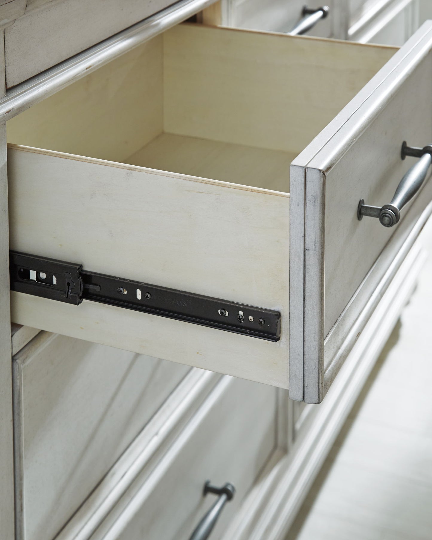 Kanwyn - Dresser
