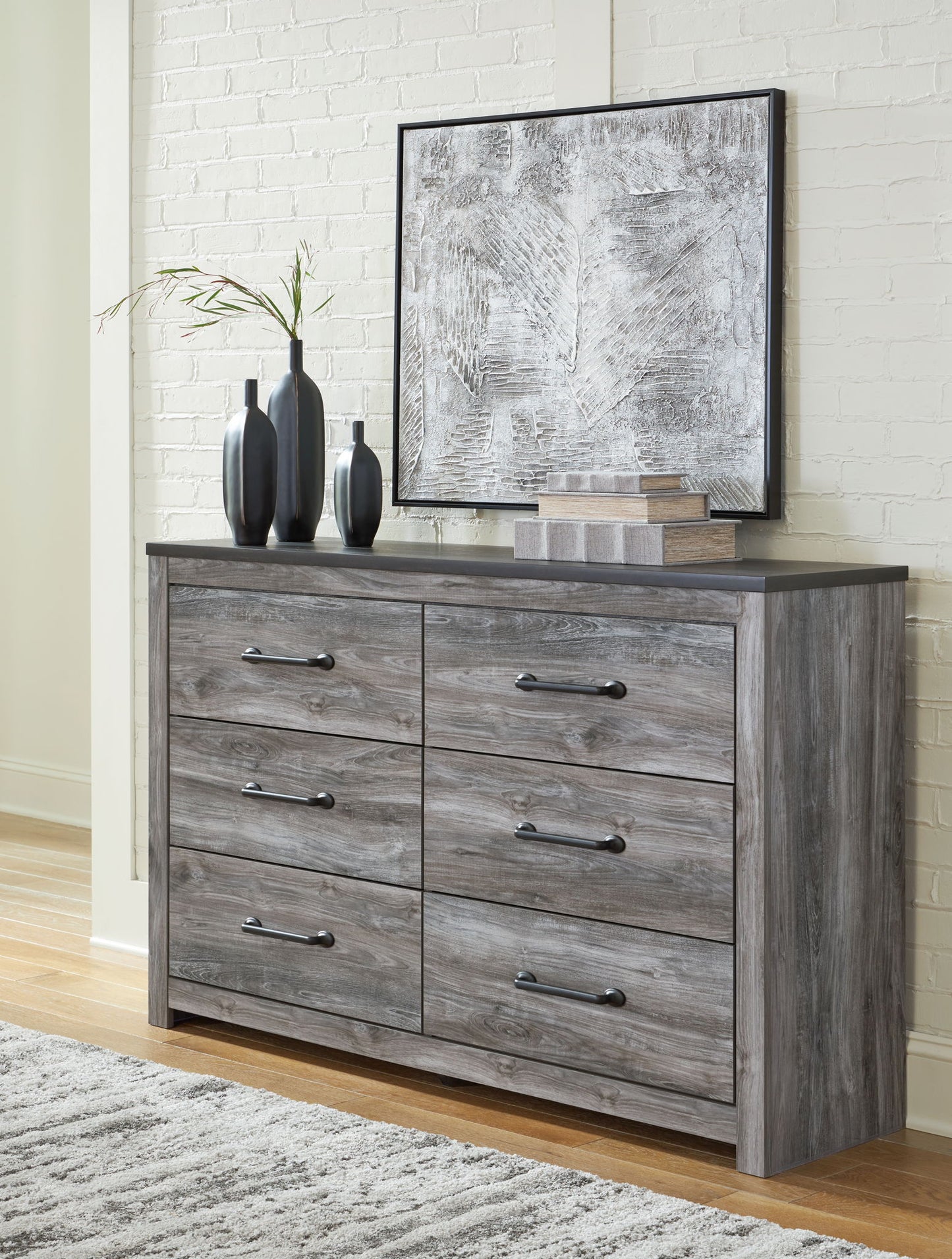 Bronyan - Dresser