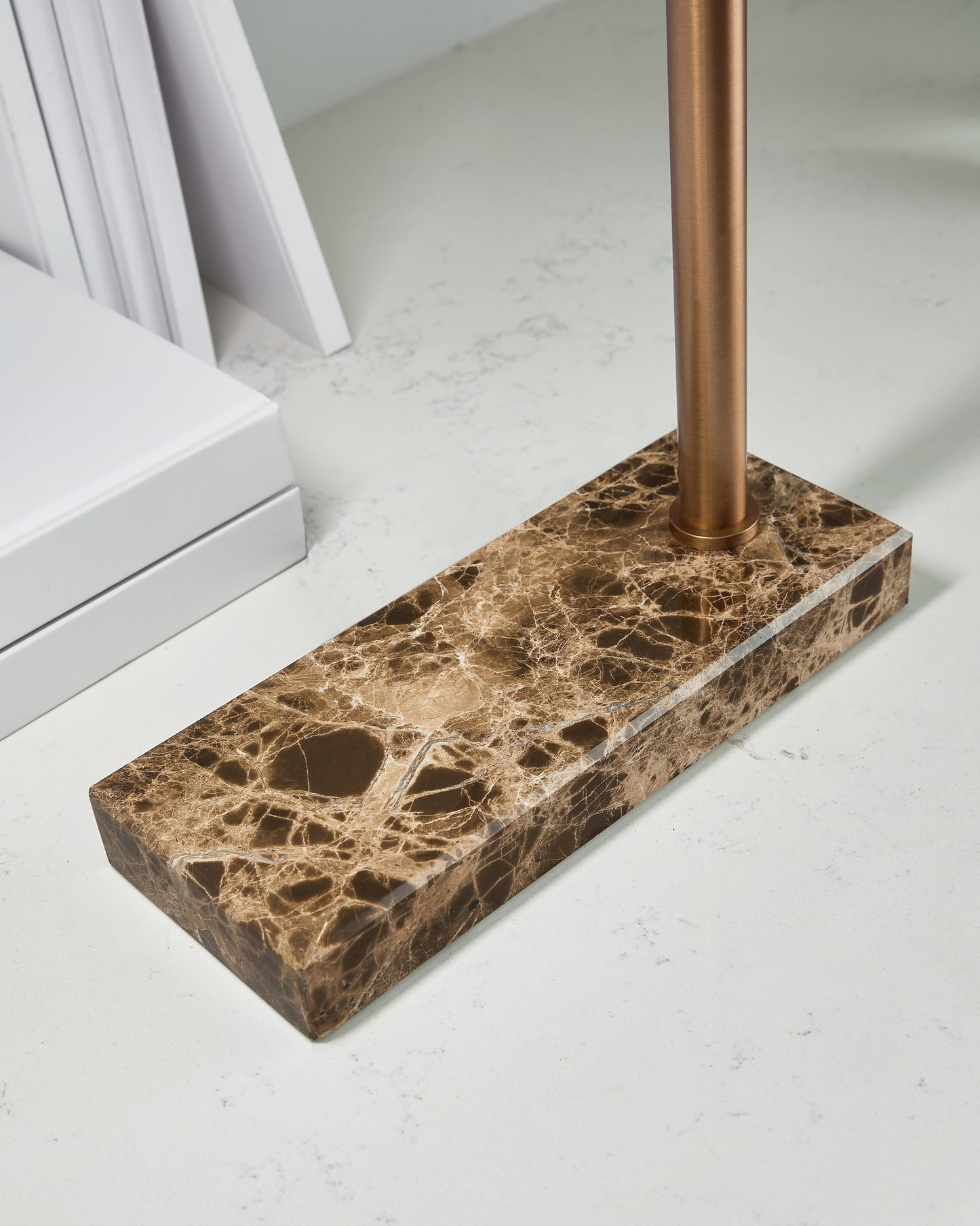 Yafe - Metal Lamp