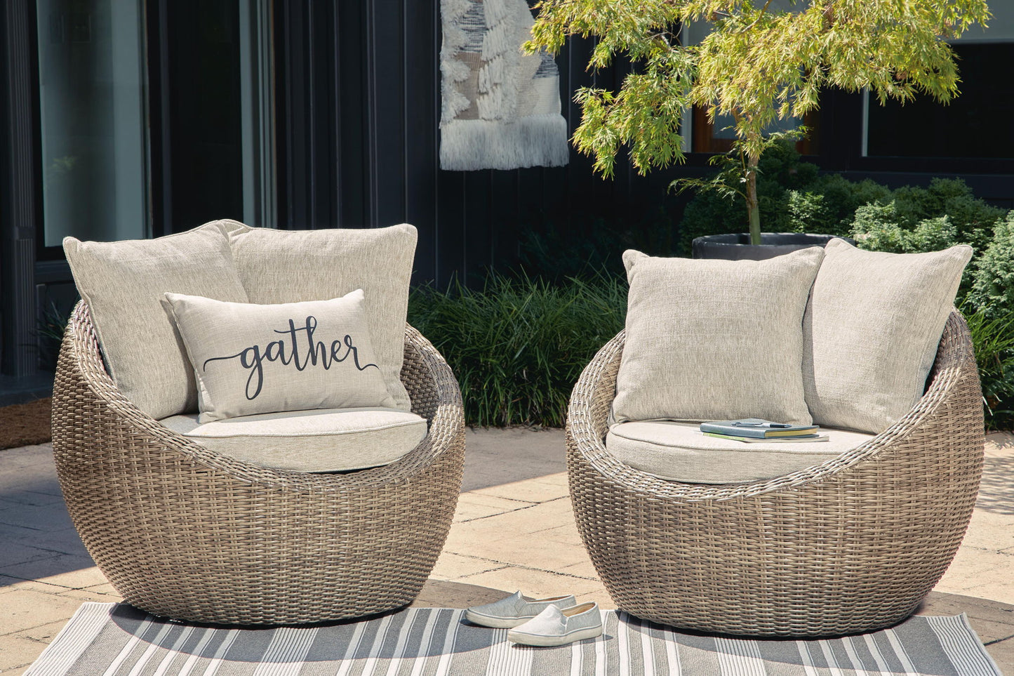 Danson - Swivel Lounge With Cushion