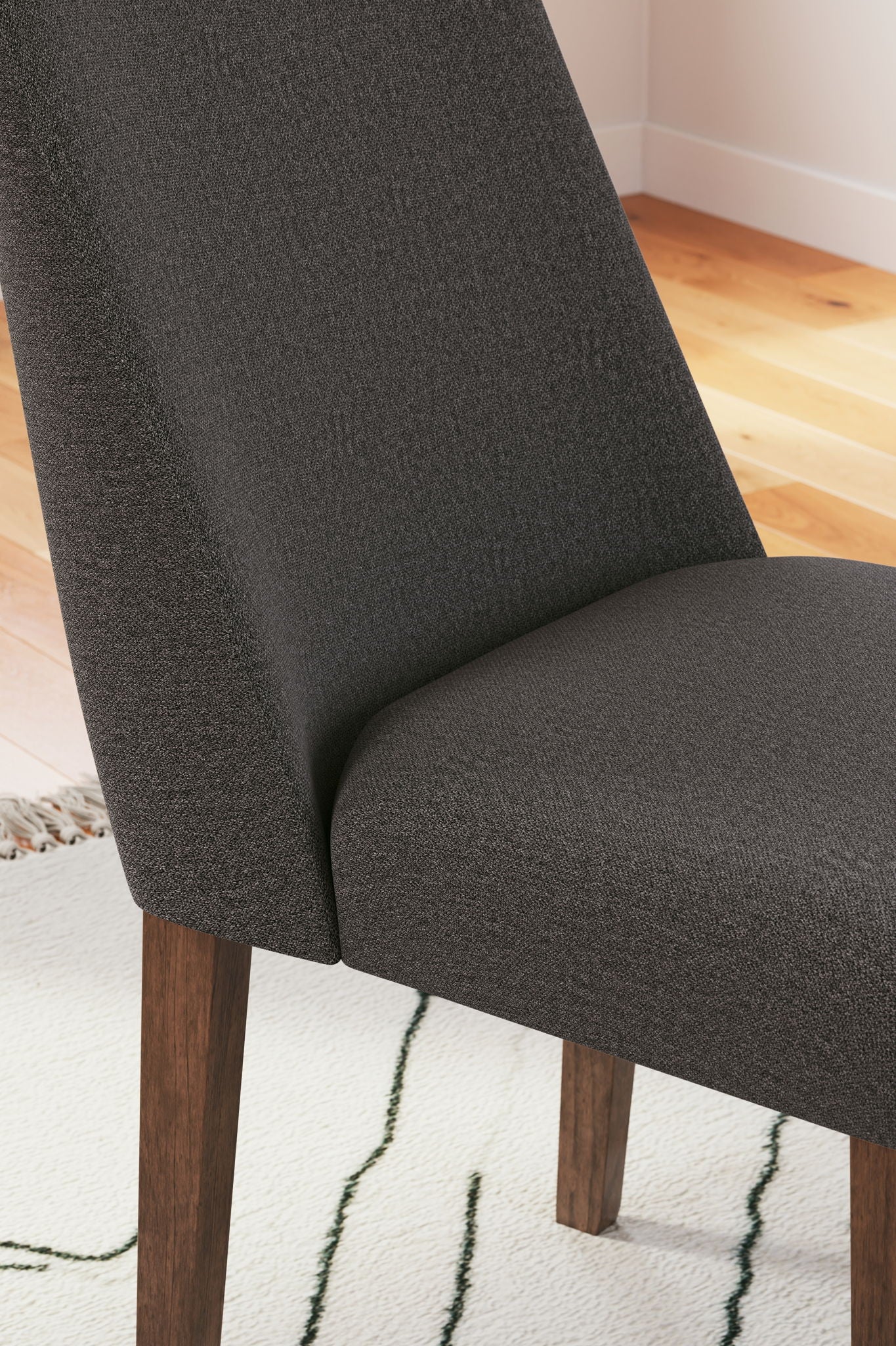 Lyncott - Butterfly Extension Table Set