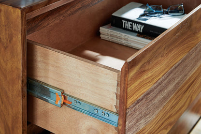 Dressonni - Five Drawer Chest - Brown