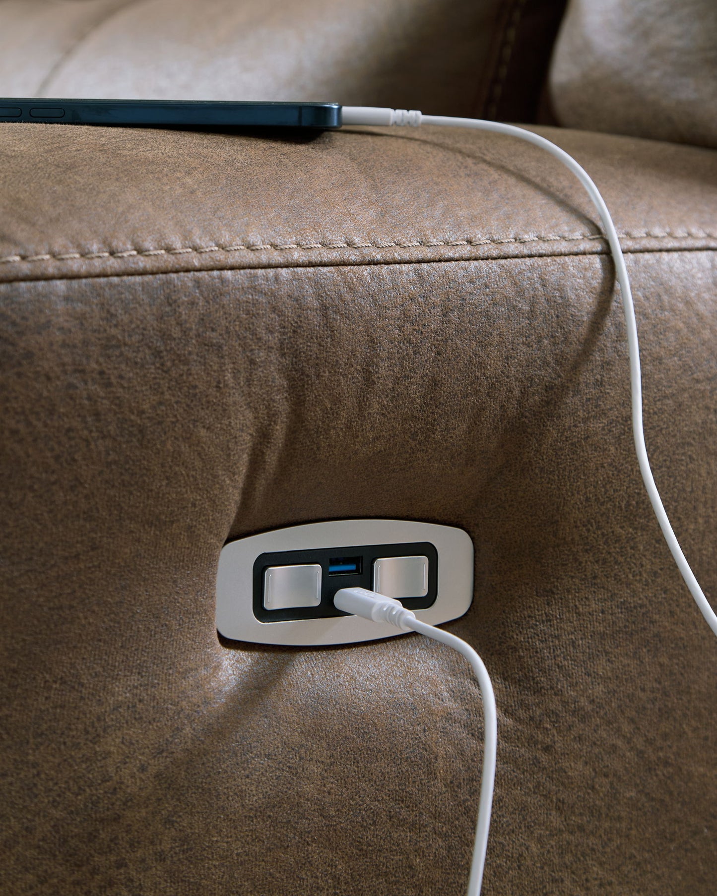 Beckley Place - 2 Seat Power Reclining Sofa With Adjustable Headrest - Earth