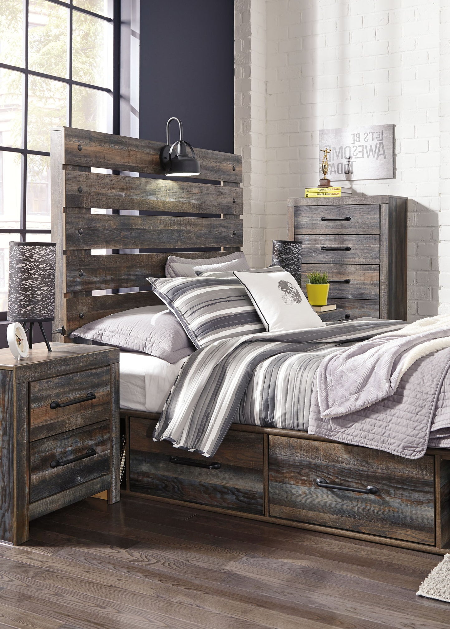 Drystan - Panel Bed