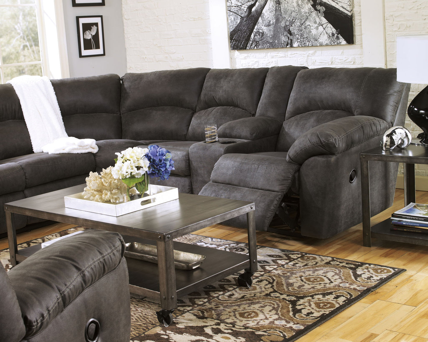 Tambo - Reclining Sectional