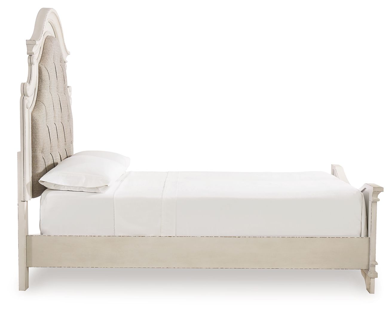Realyn - Upholstered Panel Bed