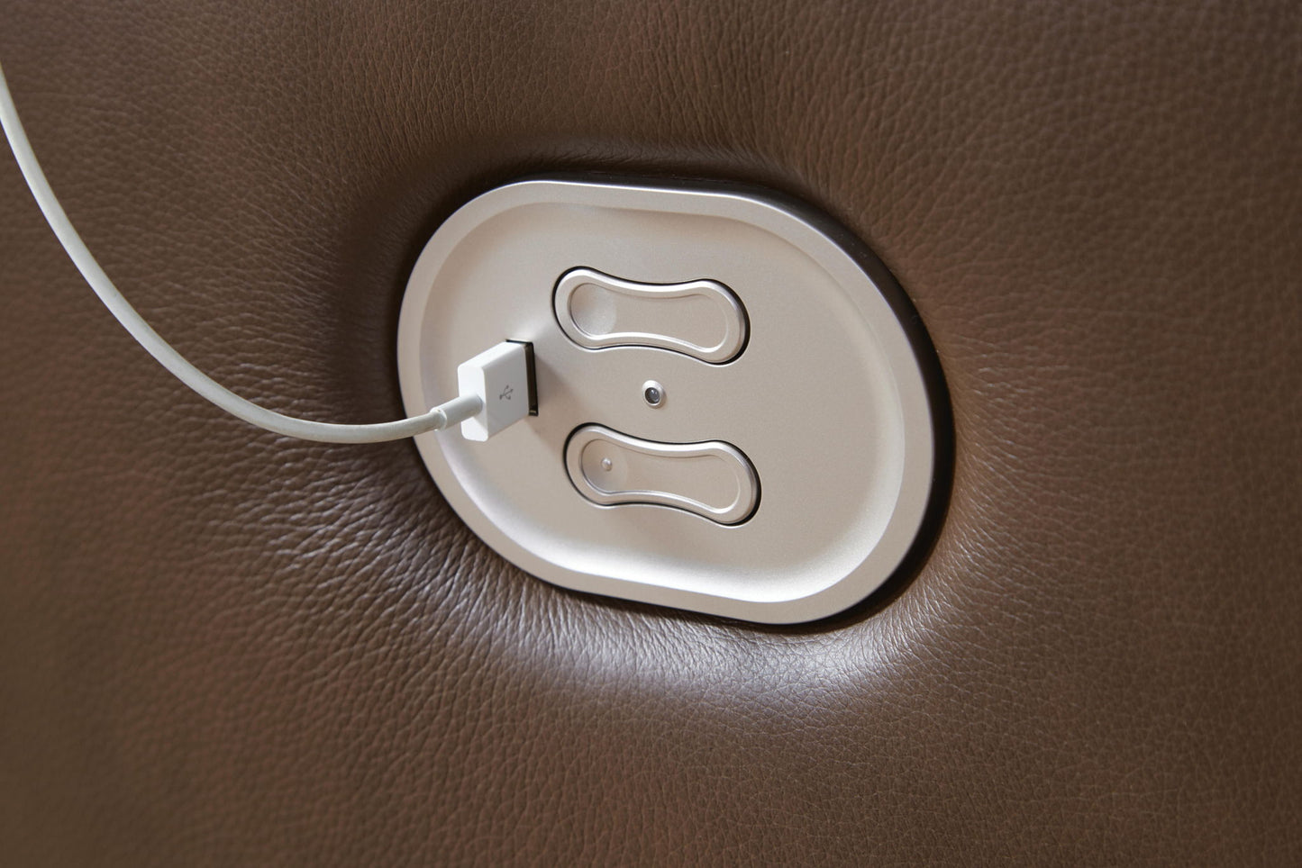 Vonryan - Power Recliner / Adj Headrest - Tobacco