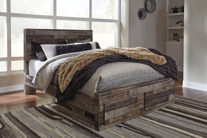 Derekson - Panel Bed
