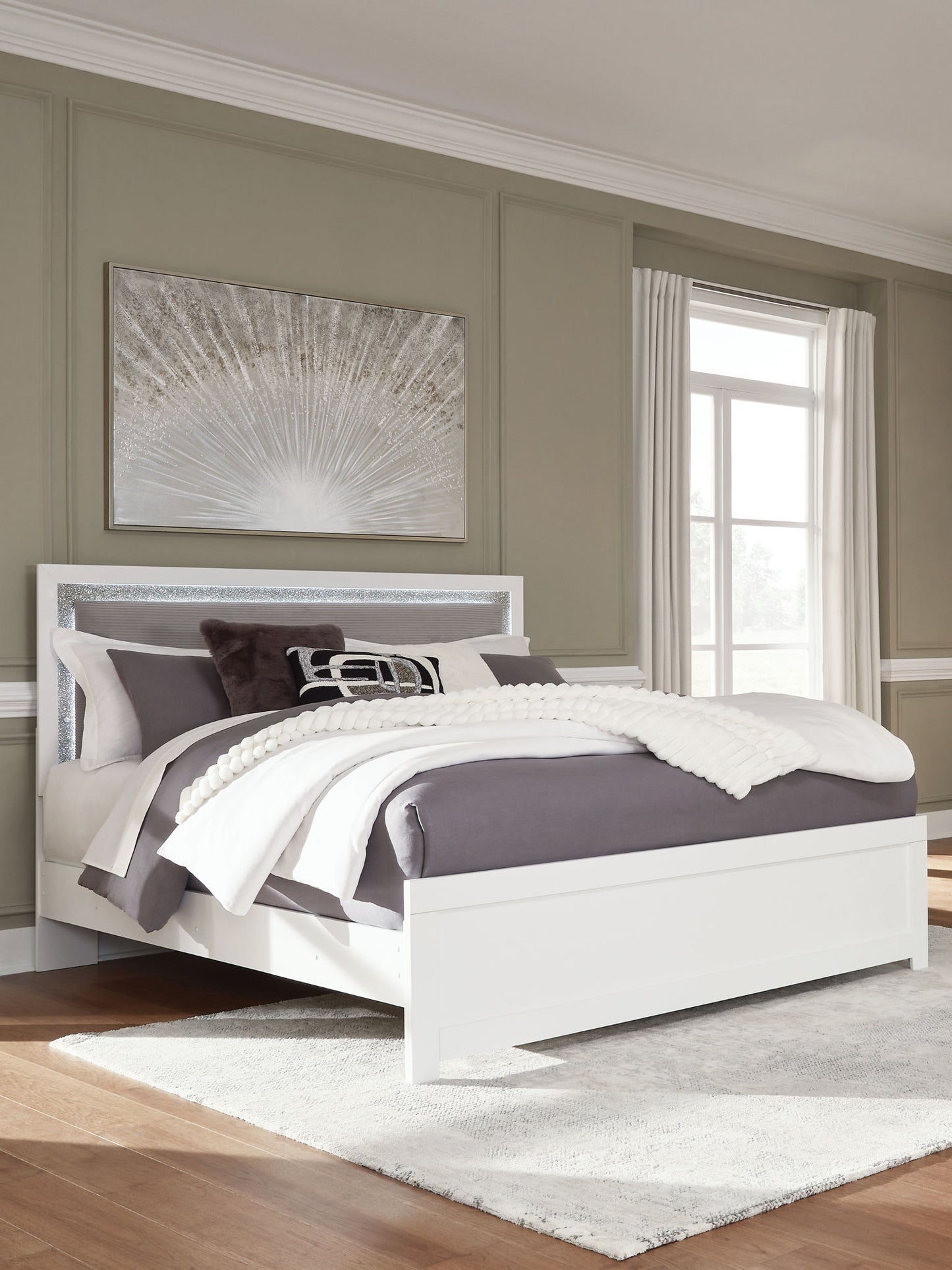 Maeling - Upholstered Panel Bed